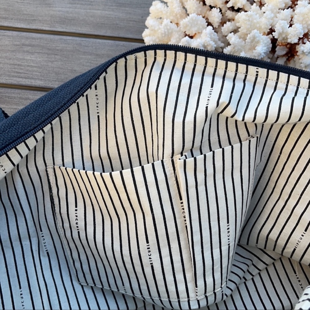 🌴🔆RIP CURL- TRAVEL DUFFEL LUGGAGE BEACH BAG🔆🌴 - Picture 7 of 11